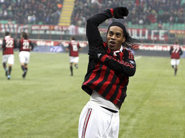 „Rosso-nerrii” le suflă în ceafă rivalilor de la Inter Milano 5 | MyTex.ro