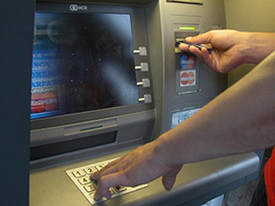 Salariile bugetarilor vor fi stabilite doar prin legi sau hotărâri ale Guvernului 5 | MyTex.ro