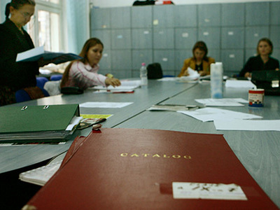 Sindicaliștii din educație amenință cu proteste 5 | MyTex.ro