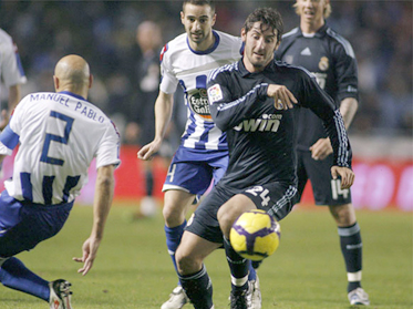 AU SPART GHEAŢA. După aproape 19 ani - „Galacticii”, triumf istoric pe „Riazor” 5 | MyTex.ro