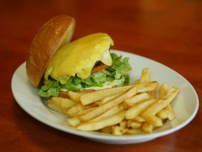 Efectul taxei fast-food: prețuri mai mari cu 20% și 36.000 de șomeri 5 | MyTex.ro