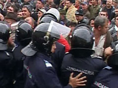 Funcționarii publici sunt în grevă 5 | MyTex.ro