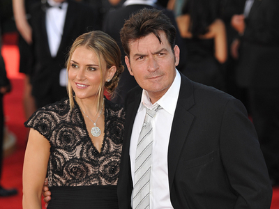 Charlie Sheen, pus oficial sub acuzație pentru agresiune 5 | MyTex.ro