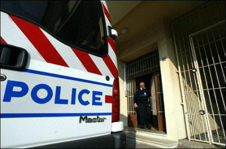Trei adolescente au sechestrat și torturat un vecin 5 | MyTex.ro