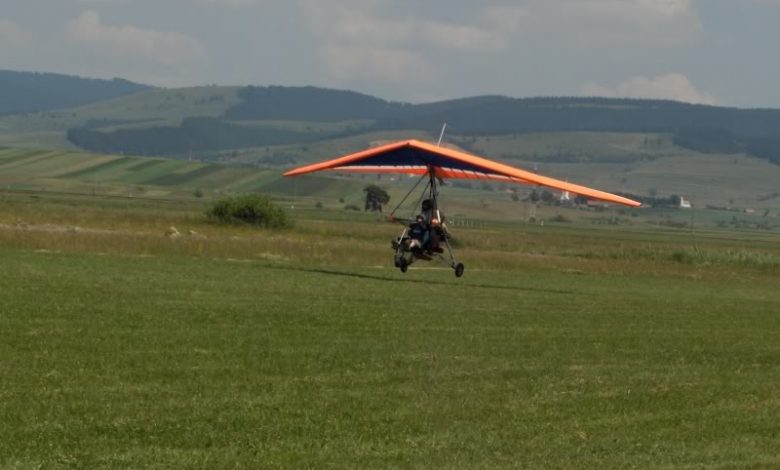 Ghimbav. Concurs de zbor cu paramotoare 5 | MyTex.ro