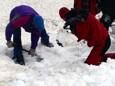 Salvamontistul din Râșnov prins de avalanșă, găsit mort 5 | MyTex.ro
