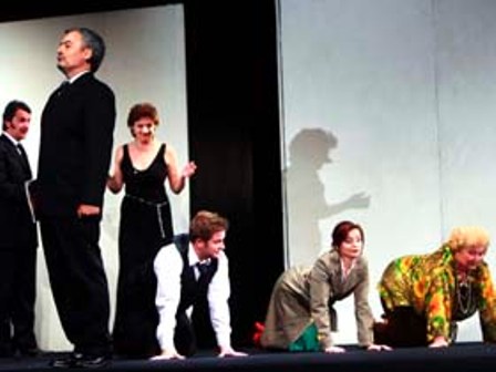 Brașov. Teatrul "Odeon" joacă trei zile "în deplasare" 5 | MyTex.ro