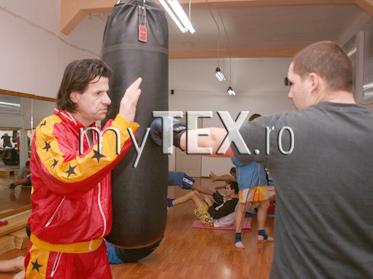 Muay thai, sportul național thailandez, i-a cucerit și pe brașoveni 5 | MyTex.ro