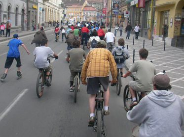 Bicicliștii brașoveni promovează din nou transportul ecologic 5 | MyTex.ro