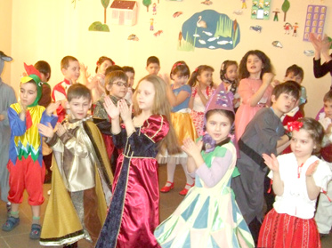 Mare carnaval, printre micuții de grădiniță 5 | MyTex.ro