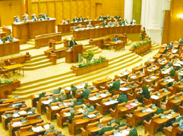Legea funcționarilor publici, adoptată 5 | MyTex.ro