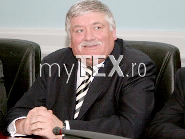 Prefectura instruiește primarii pe tema accesării de fonduri 5 | MyTex.ro
