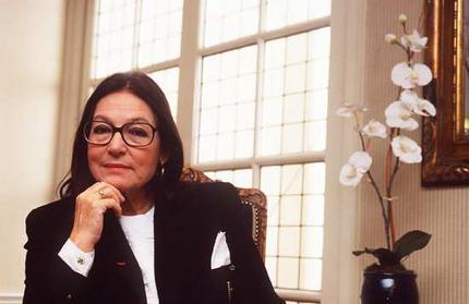 Nana Mouskouri își donează pensia de europarlamentar pentru a ajuta Grecia 5 | MyTex.ro