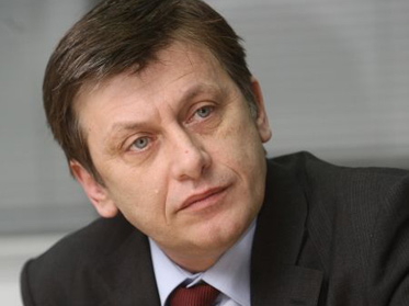 Antonescu se apropie de un nou mandat la șefia PNL 5 | MyTex.ro