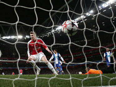 Arsenal a prins aripi pe „Emirates” 5 | MyTex.ro