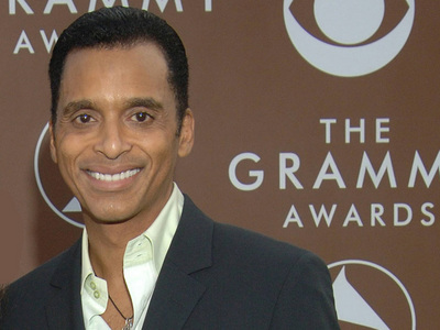 Jon Secada concertează în România 5 | MyTex.ro