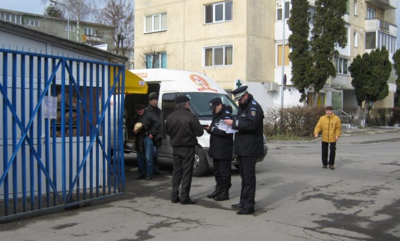 Polițiști în control la Piața Astra 5 | MyTex.ro