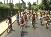 Protest nud pe biciclete 5 | MyTex.ro