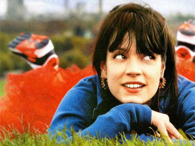 Un fan și-a dat jos pantalonii în fața lui Lily Allen 5 | MyTex.ro