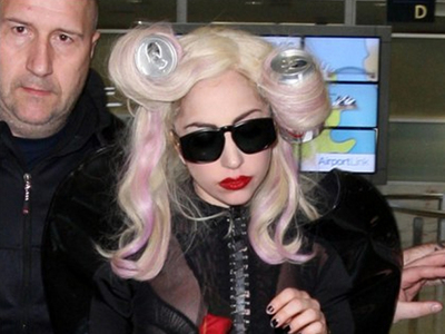 Lady Gaga și-a pus cutii de suc în păr 5 | MyTex.ro