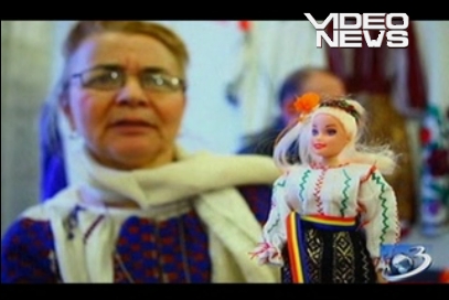 Elena Udrea din plastic 5 | MyTex.ro