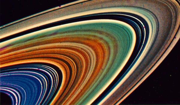 Secretul inelelor lui Saturn 5 | MyTex.ro