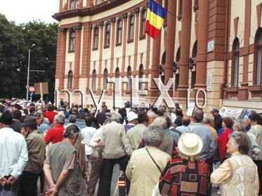 PROTESTE: Trei zile de pichetare a Prefecturii la Brașov 5 | MyTex.ro