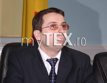 OBSTACOL. Deoarece consilierii locali nu vor să accepte diminuarea islazului comunal, În comuna Ungra sunt 160 de persoane care nu pot beneficia de terenurile care li se cuvin 5 | MyTex.ro
