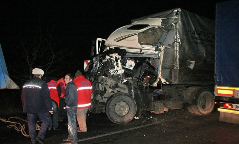 Brașov. Coliziune între două TIR-uri pe DN13 5 | MyTex.ro