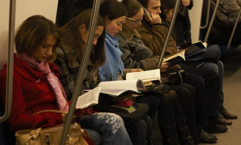 Brașov. Sunteți așteptați la "Lecturi Urbane", în Piața Sfatului 5 | MyTex.ro