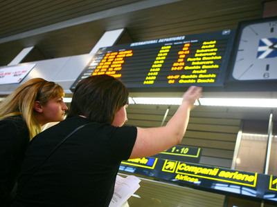 Spațiul aerian românesc rămâne închis până mâine la ora 12.00 5 | MyTex.ro