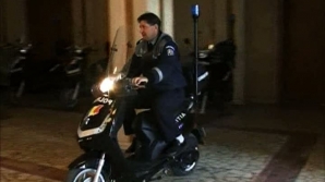 Polițiștii au primit scutere noi, dar nu știu să le conducă 5 | MyTex.ro
