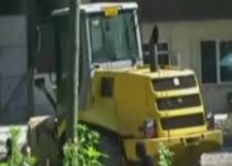 Un bărbat a murit strivit de lama unui excavator 5 | MyTex.ro