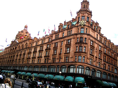 Mohamed Al Fayed a vândut Harrods grupului Qatar Holding 5 | MyTex.ro