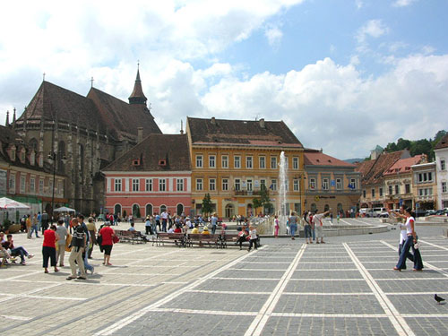 Brașovenii sunt invitați să citească în Piața Sfatului 5 | MyTex.ro