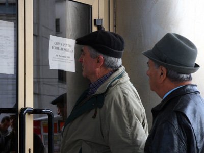 Pensionarii rămân fără facilități la transportul public și feroviar 5 | MyTex.ro
