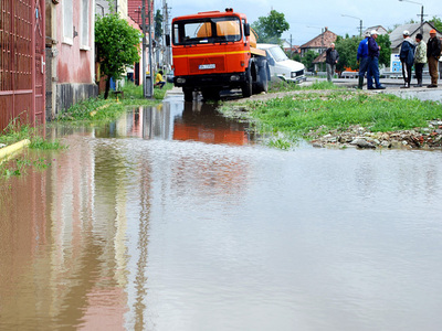 Gospodării inundate, poduri și drumuri distruse, în șase județe 5 | MyTex.ro