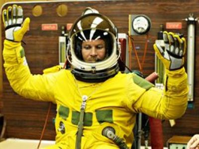 Un austriac vrea să sară cu parașuta de la 36.000 de metri 5 | MyTex.ro