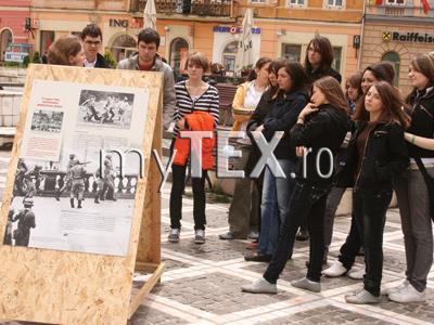 Expoziție a „Solidarității“, în Piața Sfatului 5 | MyTex.ro