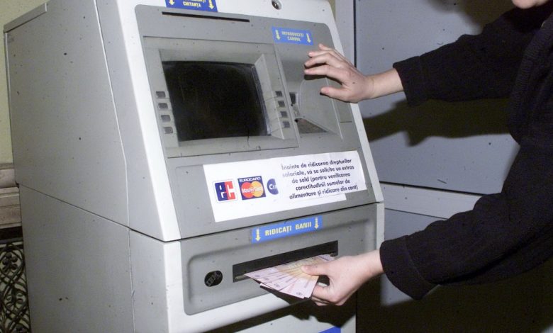 Bancomat cu 100.000 de lei, furat dintr-un cămin cultural 5 | MyTex.ro