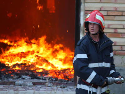 Incendiu puternic la o uzină chimică britanică 5 | MyTex.ro