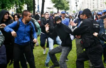 România s-ar putea confrunta cu proteste violente 5 | MyTex.ro