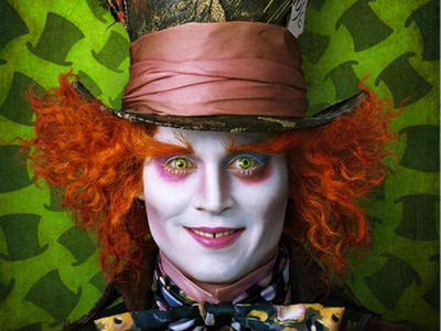 Lewis Carroll a eliminat o viespe din Ţara Minunilor 5 | MyTex.ro