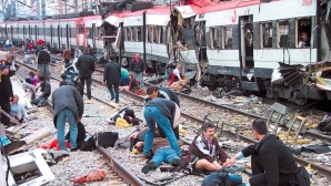 Atentat cu bombă în India, 40 de morți și peste 100 de răniți 5 | MyTex.ro