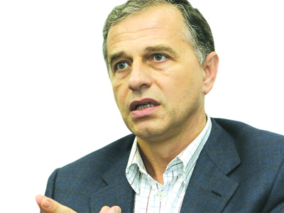 Guvernul își asumă luni răspunderea 5 | MyTex.ro