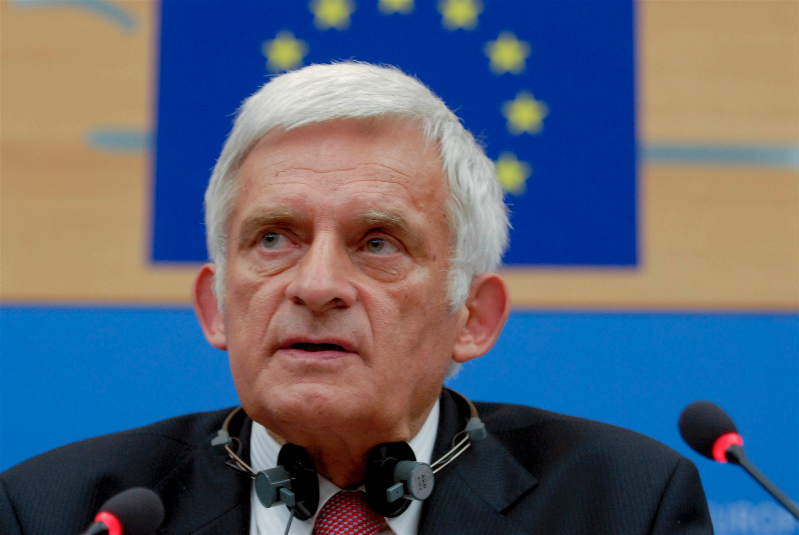 Președintele PE: Românii vor fi mândri după măsurile de austeritate 6 article_257511_1.jpg