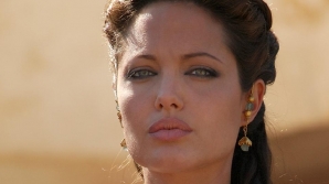 Angelina Jolie, în rolul reginei Cleopatra 5 | MyTex.ro