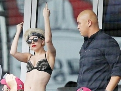 Lady Gaga, în lenjerie intimă în public 5 | MyTex.ro
