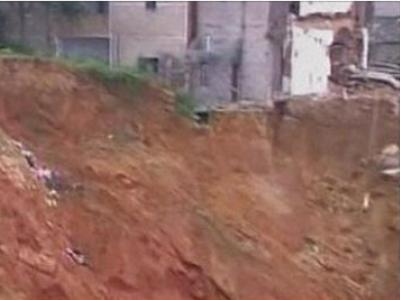 Groapă uriașă, apărută peste noapte în China 5 | MyTex.ro