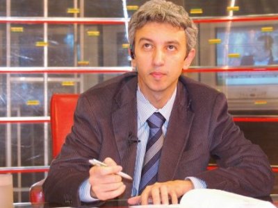 Diaconescu a fost întâmpinat de fani la judecătorie 5 | MyTex.ro